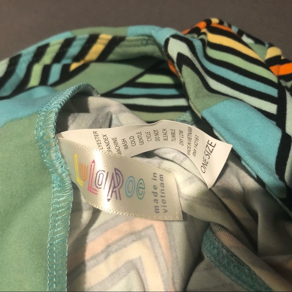 Lularoe one size leggings. Never worn - Picture 3 of 3